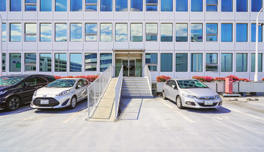 センタービル4階屋上駐車場